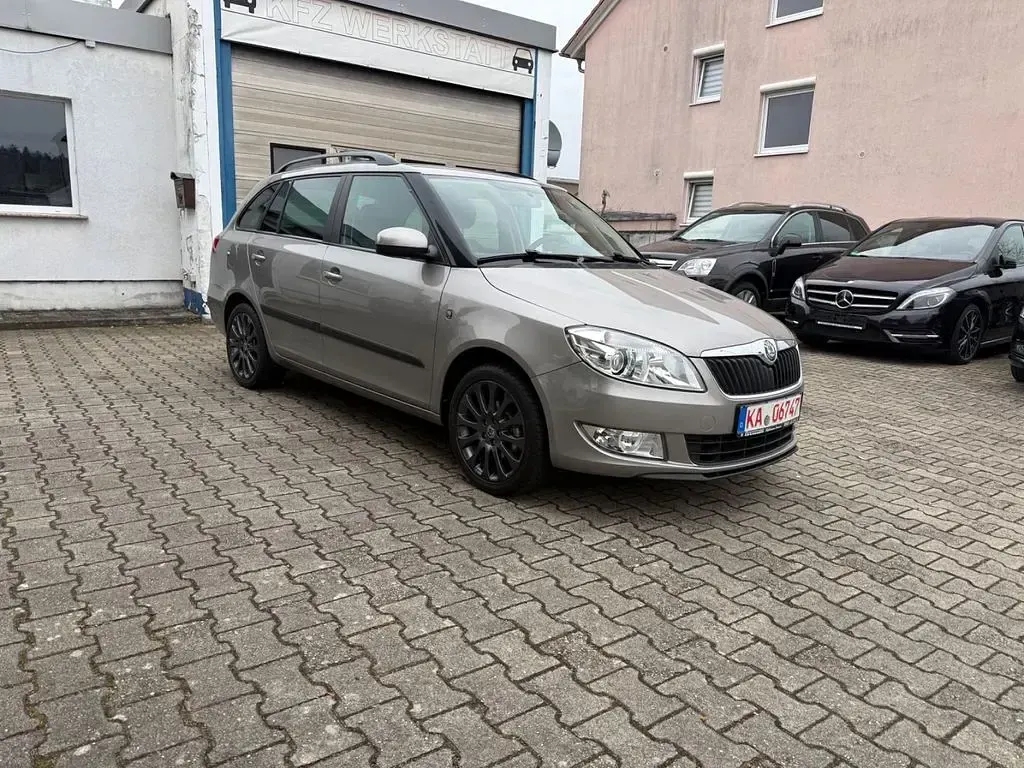 Gebraucht Skoda Fabia Style 86 PS (63 kW) 2012 Cappuccinobeige metallic Kombi