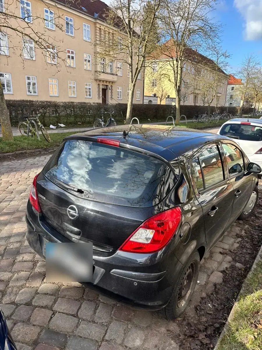 Second-hand Opel Corsa 87 CP (63 kW) 2013 Negru Hatchback