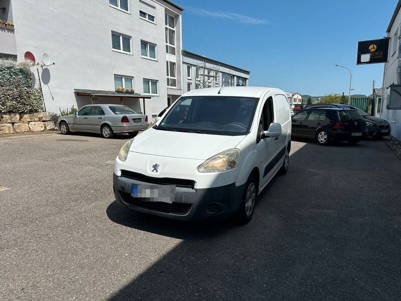 Weiß Gebraucht 2013 Peugeot Partner Comfort Van / Kleinbus | 4.800 € (Guter Preis) - Bild 1/4