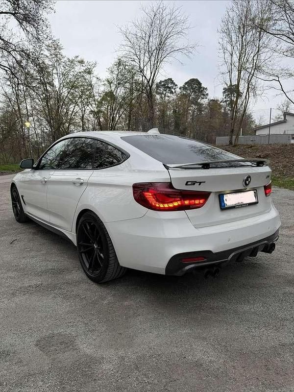 Gebraucht BMW 325 M Sport 224 PS (164 kW) 2017 Weiß Limousine