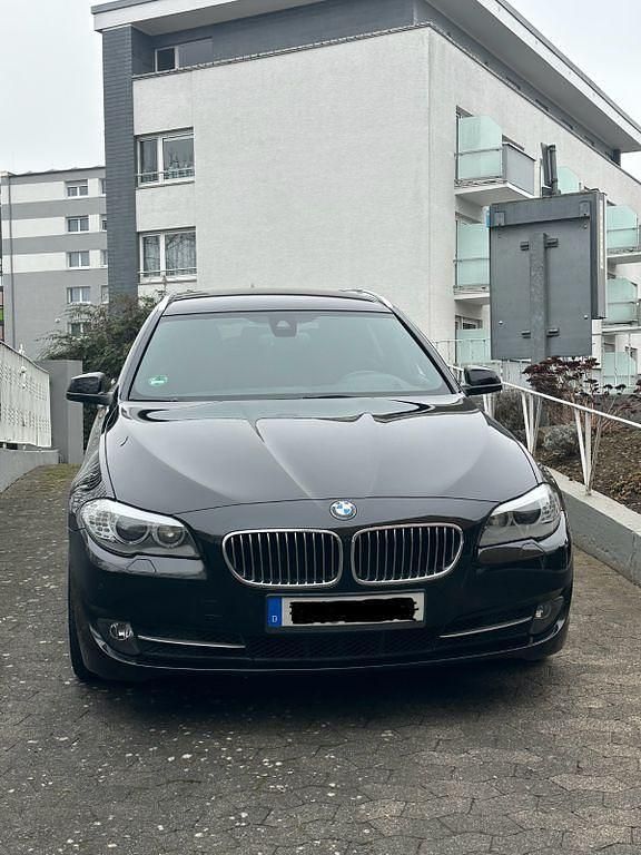 Gebraucht BMW 530 Performance 258 PS (189 kW) 2013 Schwarz Kombi