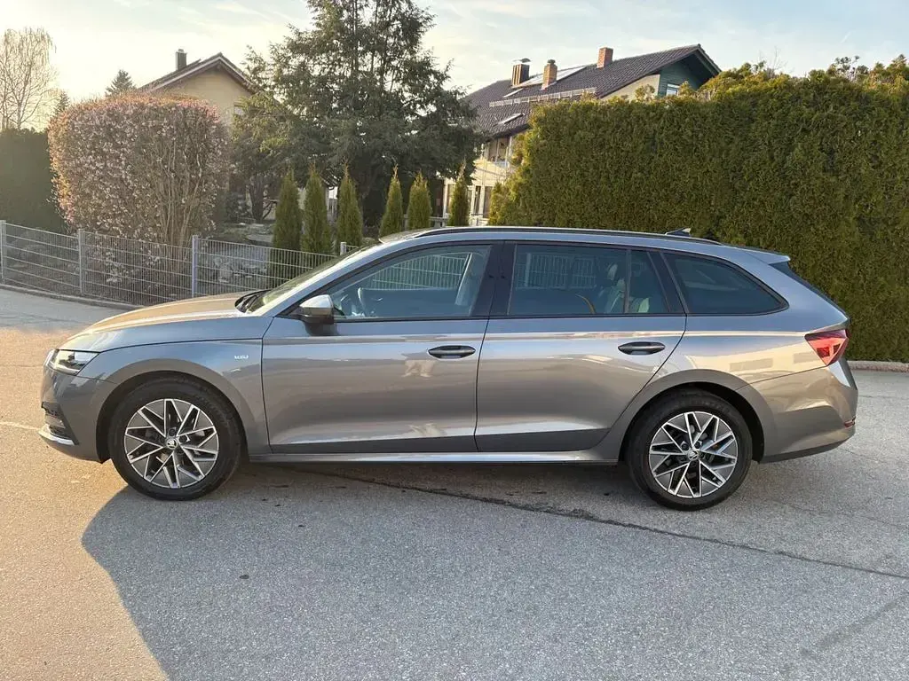 Gebraucht Skoda Octavia Tour 116 PS (85 kW) 2023 Grau Kombi