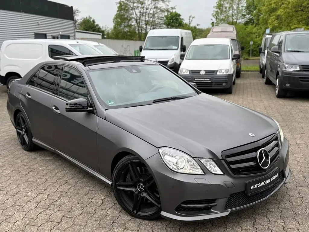Gebraucht Mercedes E500 AMG 408 PS (300 kW) 2011 Grau Limousine