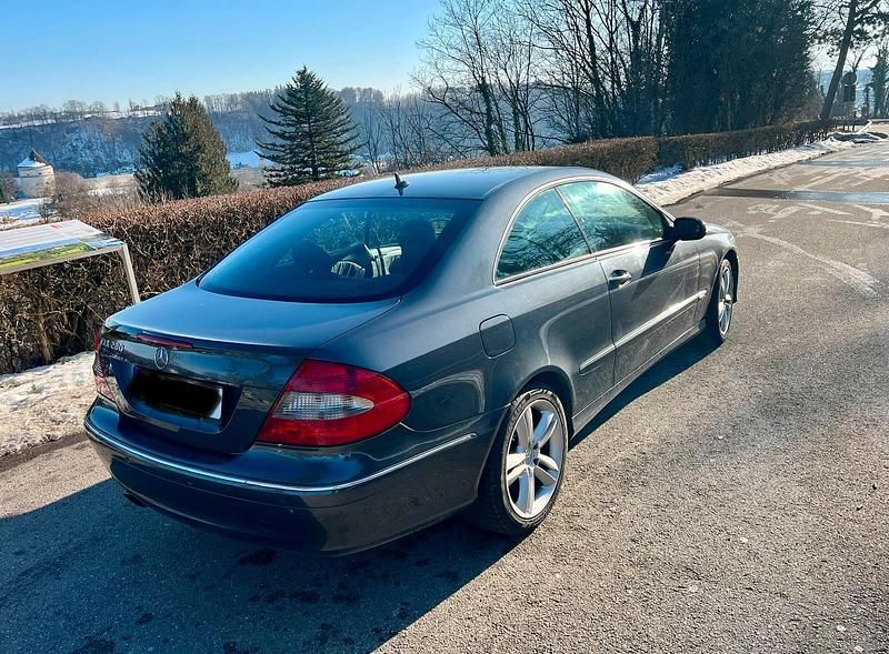 Gebraucht Mercedes CLK280 240 PS (176 kW) 2008 Grau Coupé