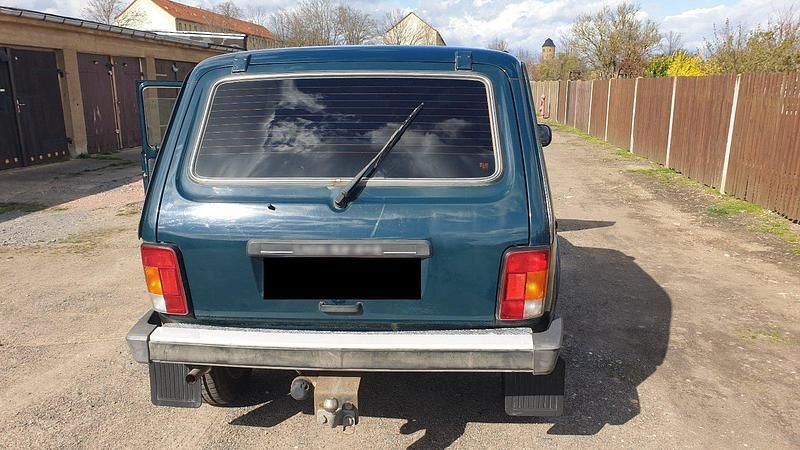 Gebraucht Lada niva 82 PS (60 kW) 2012 Grün SUV