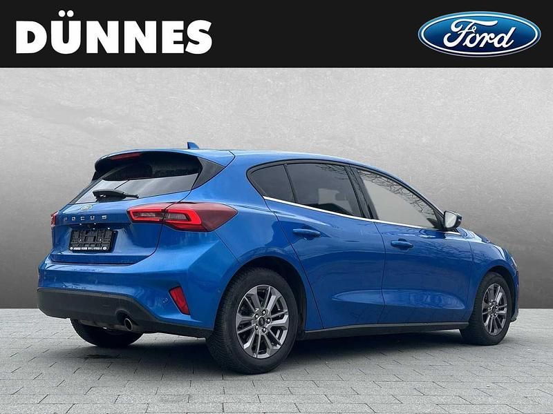 Gebraucht Ford Focus Titanium 125 PS (91 kW) 2023 Blau Limousine