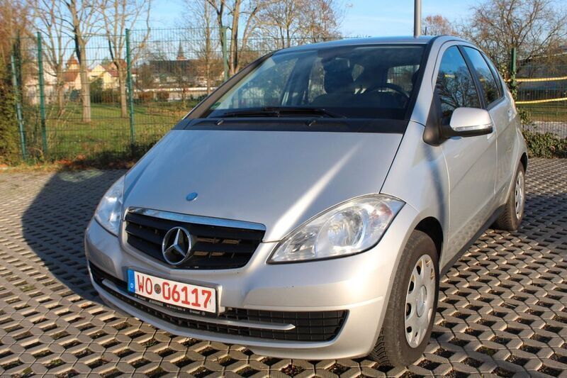 Gebraucht Mercedes A180 109 PS (80 kW) 2009 Silber Limousine