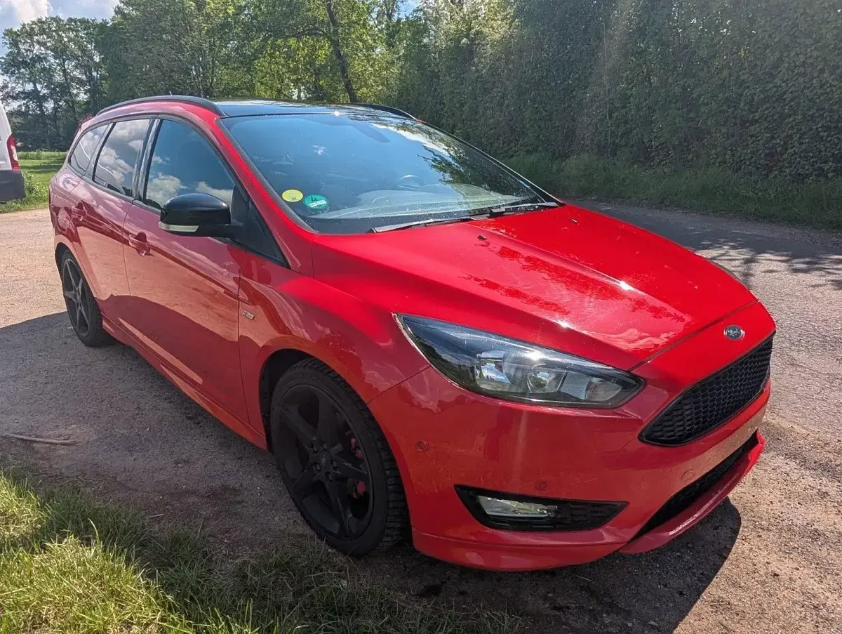 Usata Ford Focus ST-Line 120 CV (88 kW) 2016 Rosso Berlina