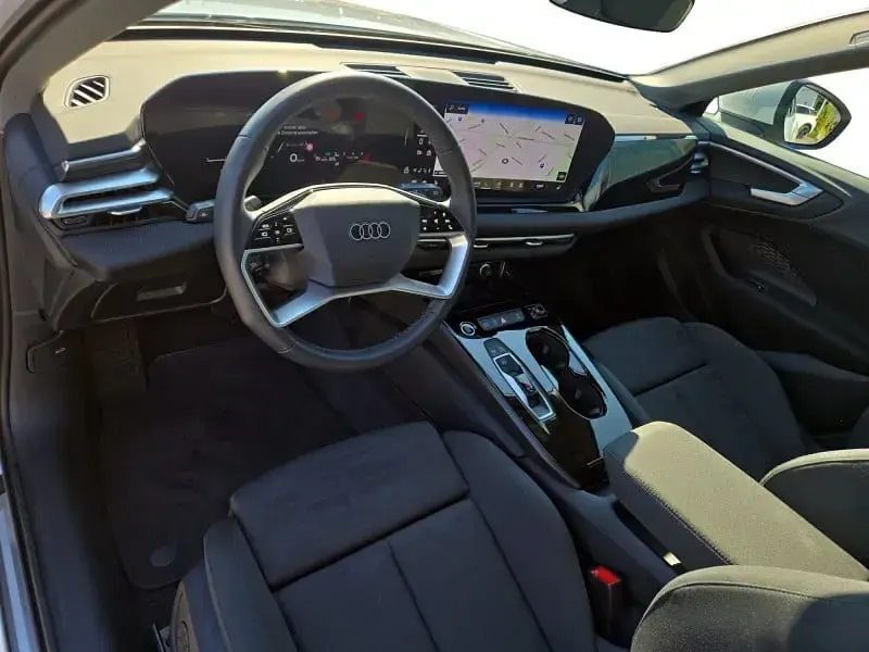 Gebraucht Audi A5 Sport 204 PS (150 kW) 2025 Gletscherweiß metallic Kombi