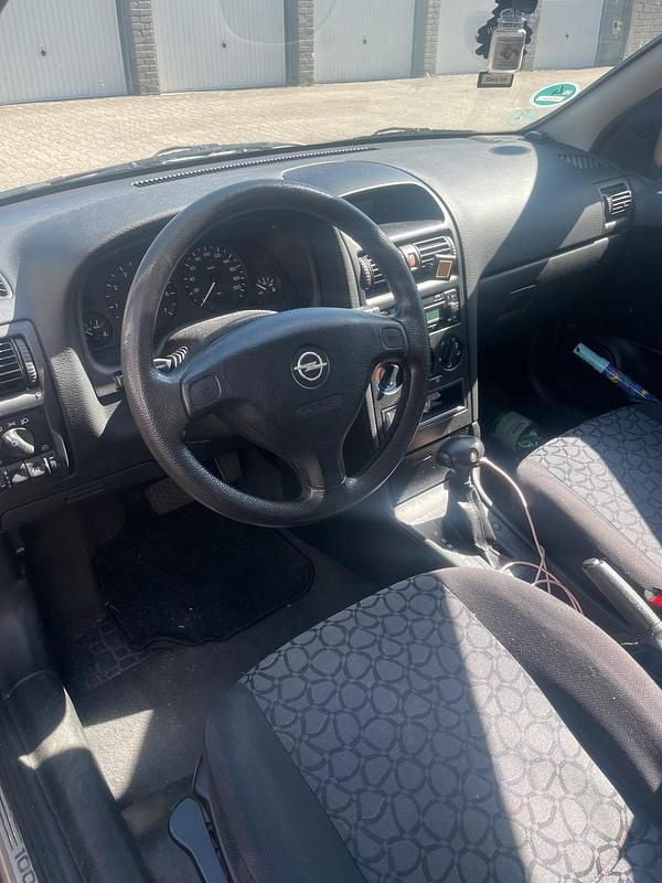 Gebraucht Opel Astra 75 PS (55 kW) 1997 Silber Limousine