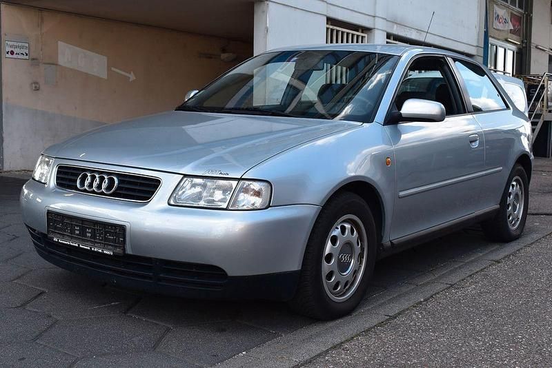 Grau Gebraucht 1999 Audi A3 Sport Limousine | 2.499 € (Fairer Preis) - Bild 1/4