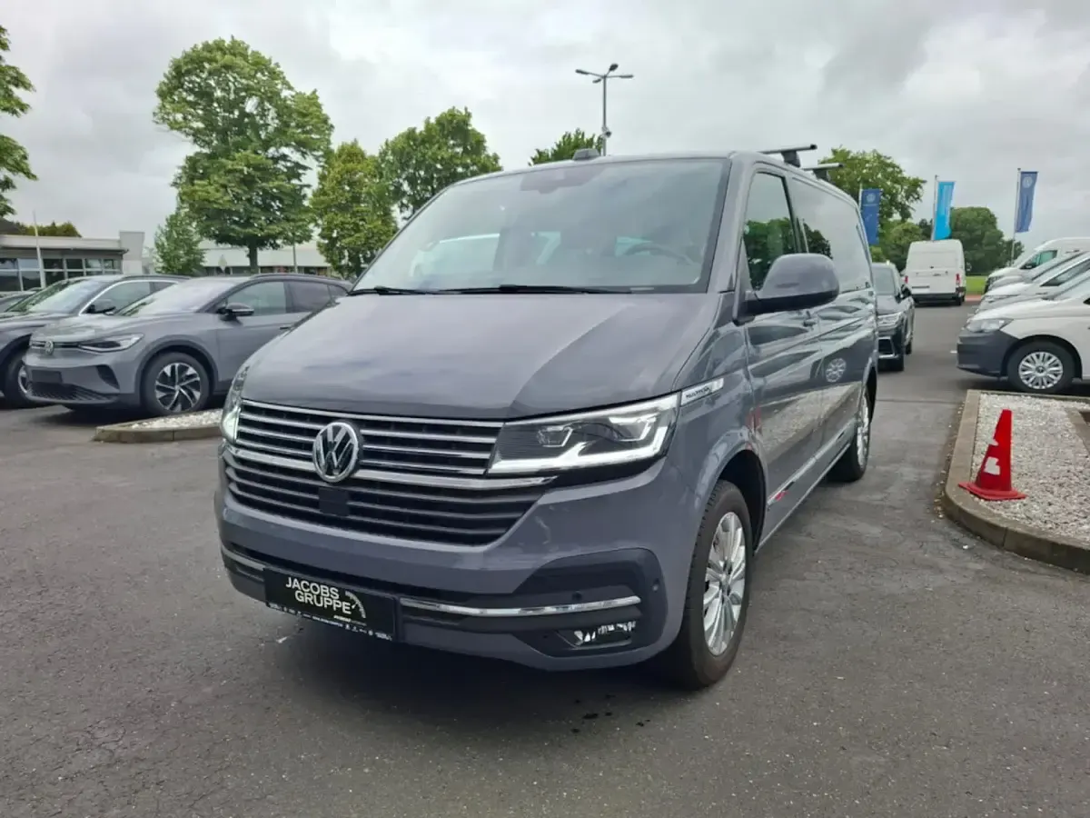 Gebraucht VW Multivan Generation Six 150 PS (110 kW) 2021 Grau Van / Kleinbus