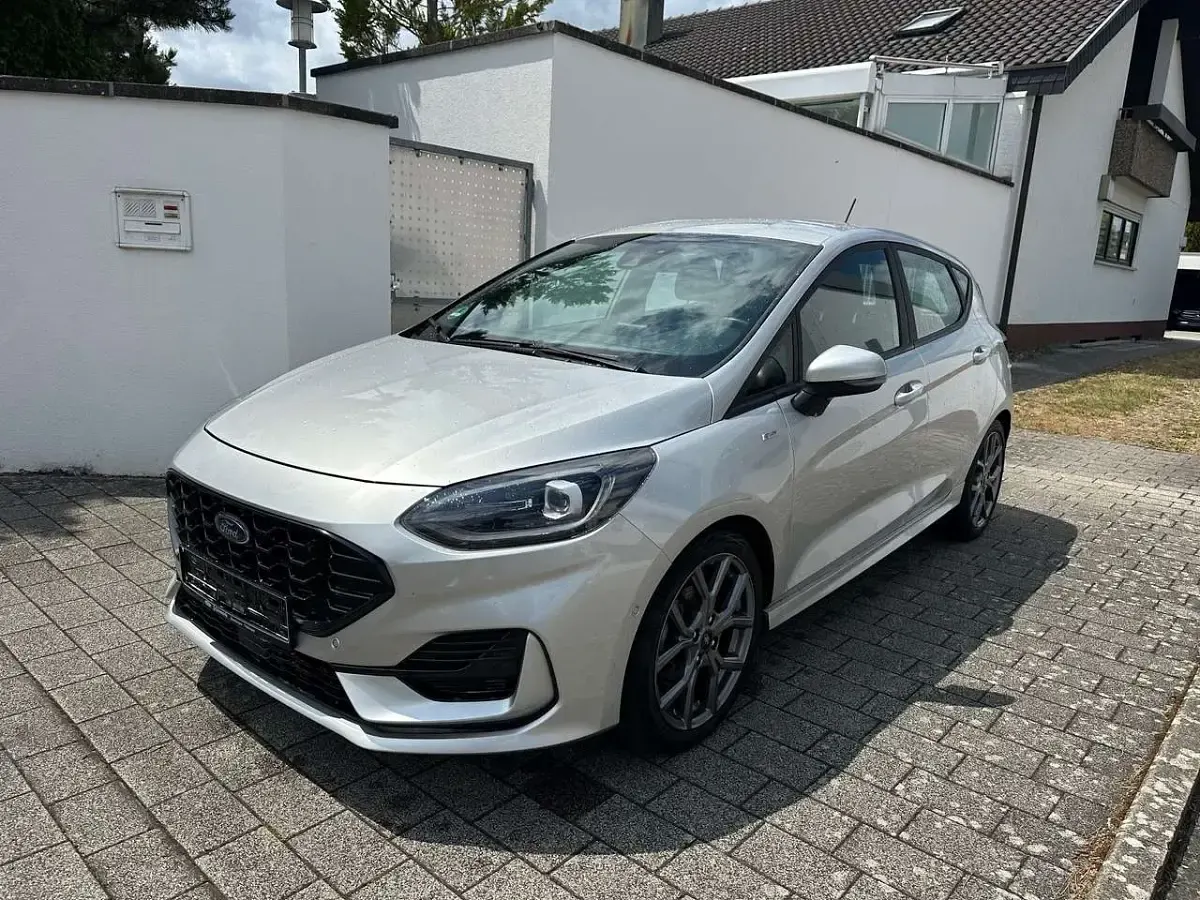 Gebraucht Ford Fiesta ST-Line 155 PS (114 kW) 2022 Polarsilber metallic Kleinwagen