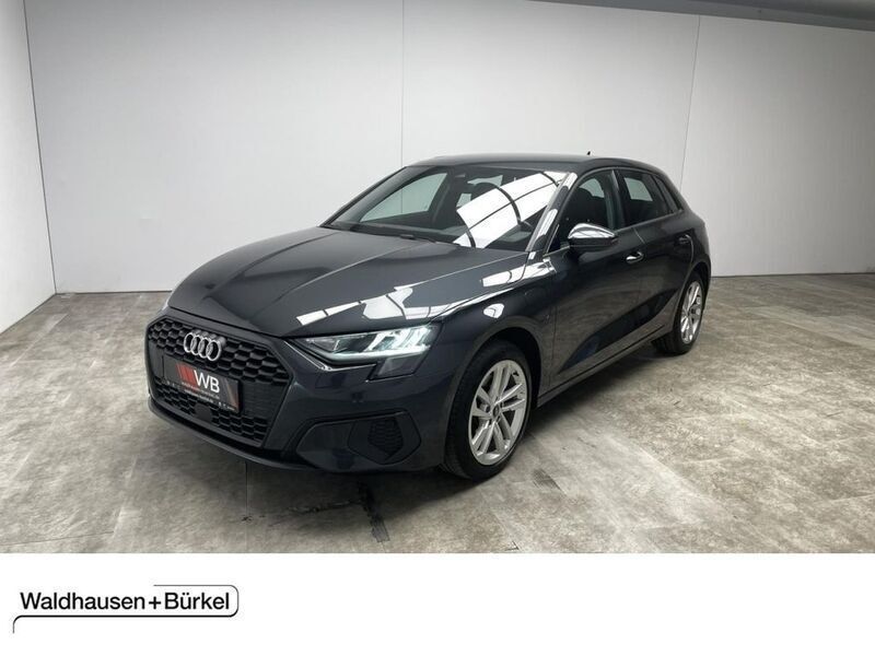 Manhattangrau (metallic) Gebraucht 2021 Audi A3 Sportback e-tron Basis Limousine | 23.500 € (Fairer Preis) - Bild 1/4