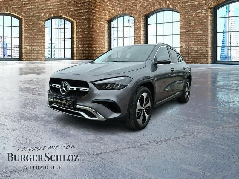 Gebraucht Mercedes GLA180 136 PS (100 kW) 2025 Metalliclack mountaingrau SUV