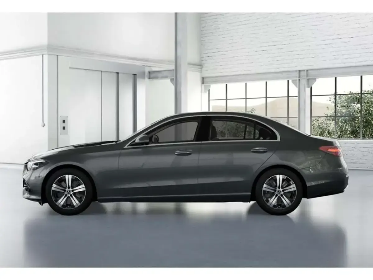 Gebraucht Mercedes C220 Avantgarde 200 PS (147 kW) 2024 Metalliclack selenitgrau Limousine