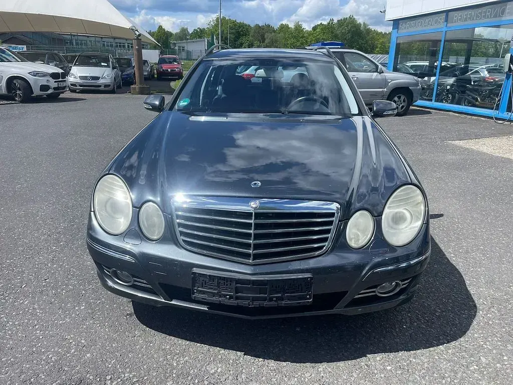 Gebraucht Mercedes E220 170 PS (125 kW) 2008 Grau Limousine