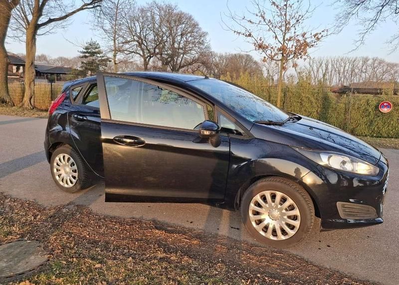 Gebraucht Ford Fiesta Trend 60 PS (44 kW) 2012 Schwarz Kleinwagen