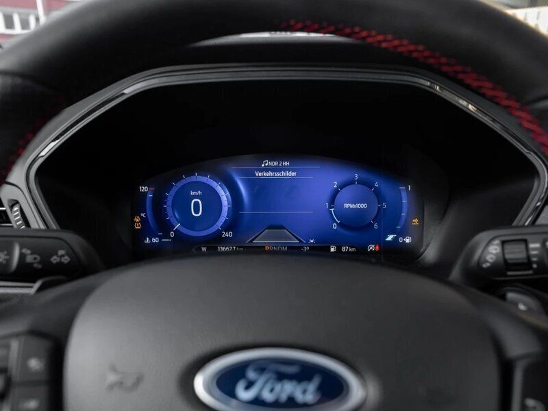Gebraucht Ford Kuga ST-Line 120 PS (88 kW) 2023 Agate black SUV