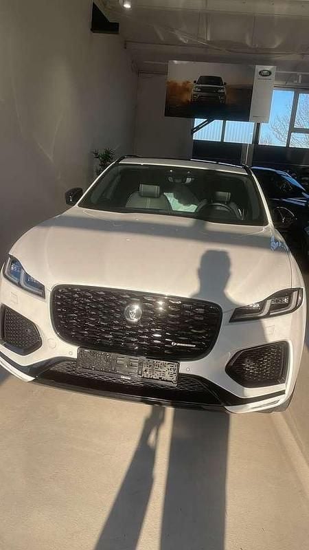 Gebraucht 2024 Jaguar F-Pace R-Dynamic SUV | 53.999 € (Teuer) - Bild 1/3