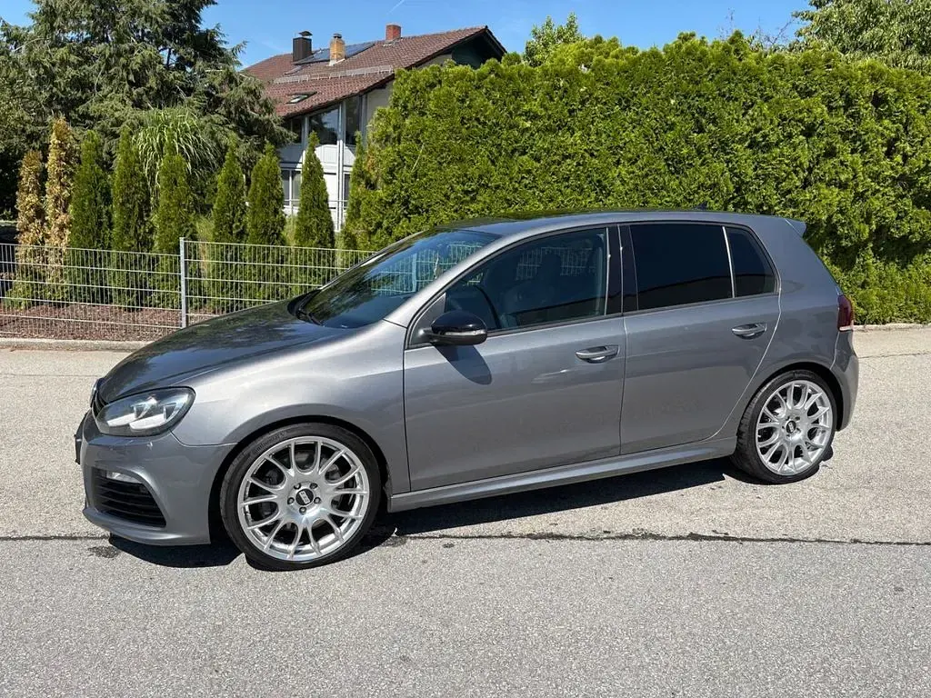Gebraucht VW Golf VI R 271 PS (199 kW) 2010 Grau Limousine