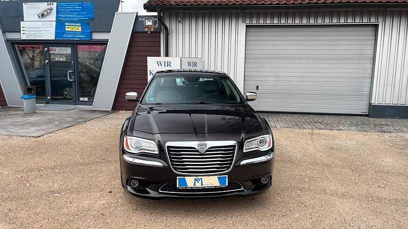 Colore esterno (luxury brown) Gebraucht 2013 Lancia Thema Limousine | 11.888 € (Guter Preis) - Bild 1/4