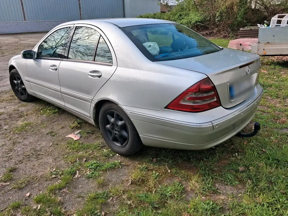 Gebraucht Mercedes 200 122 PS (89 kW) 2001 Silber Limousine
