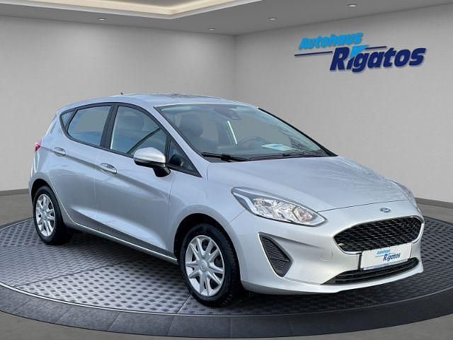 Gebraucht Ford Fiesta Cool & Connect 75 PS (55 kW) 2020 Polarsilber metallic Limousine