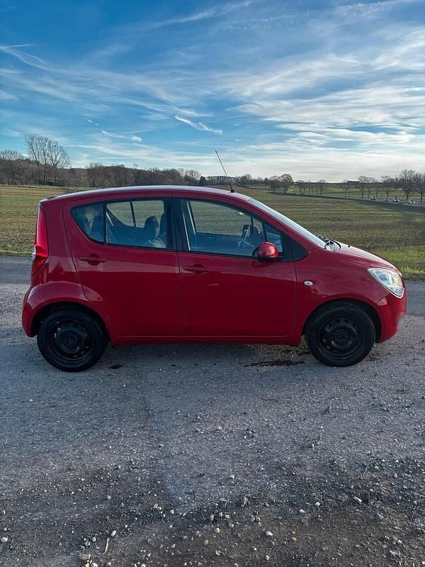 Gebraucht Opel Agila 68 PS (50 kW) 2012 Rot Kleinwagen