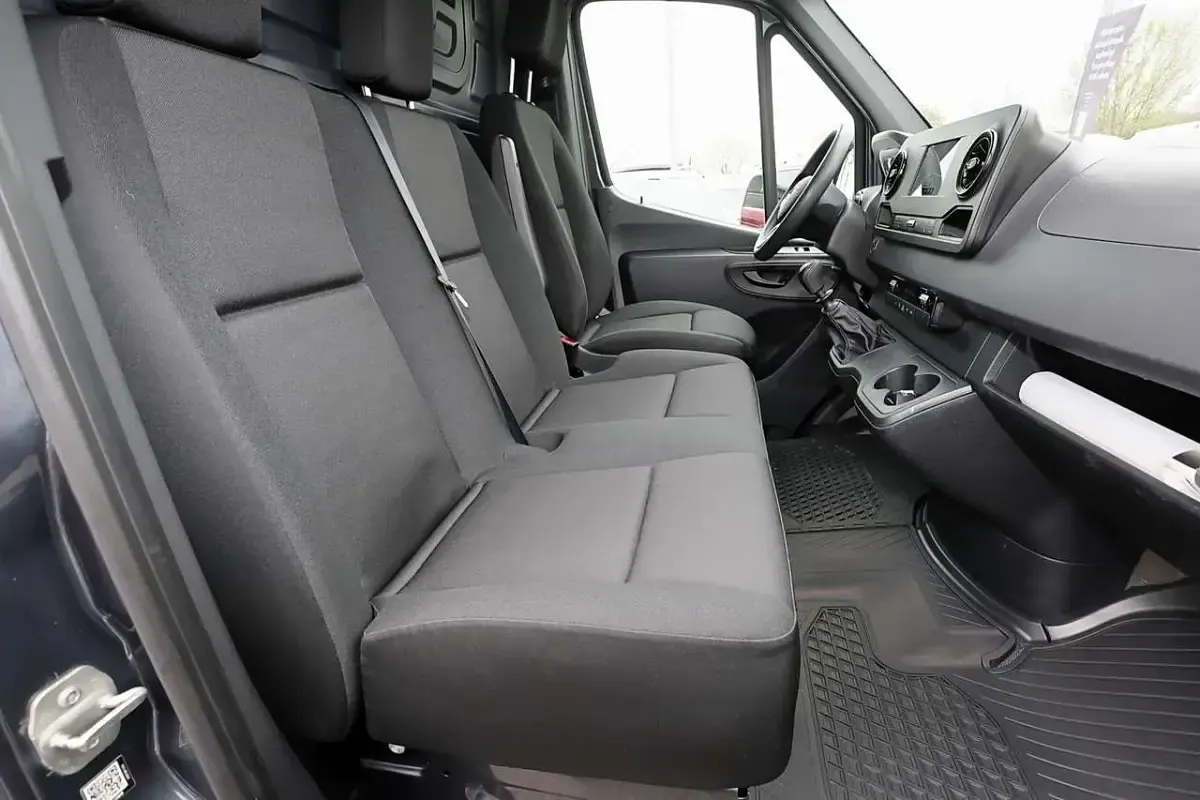 Gebraucht Mercedes Sprinter 170 PS (125 kW) 2022 Tenoritgrau metallic Van
