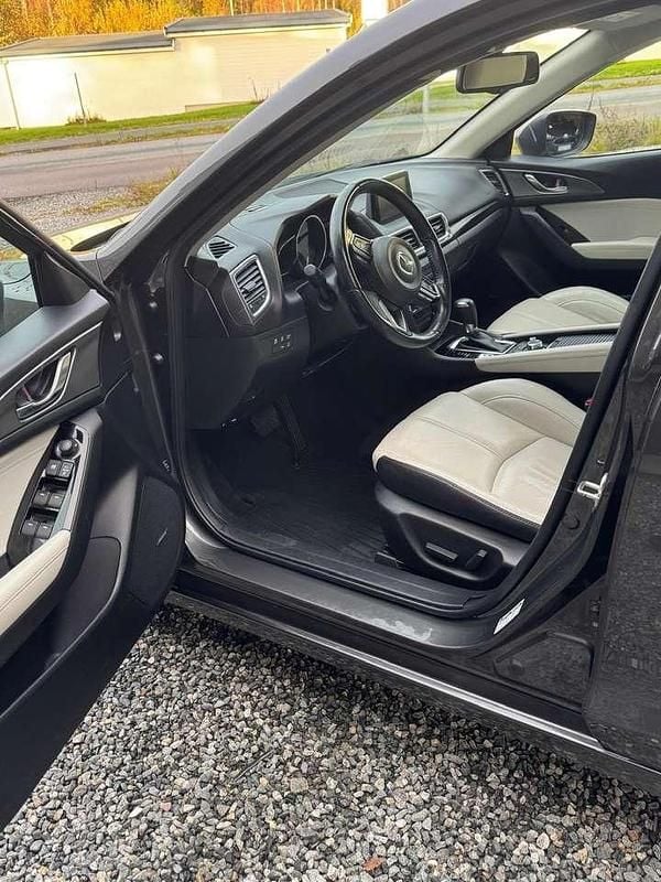 Gebraucht Mazda 3 Exclusive-Line 120 PS (88 kW) 2018 Grau Limousine