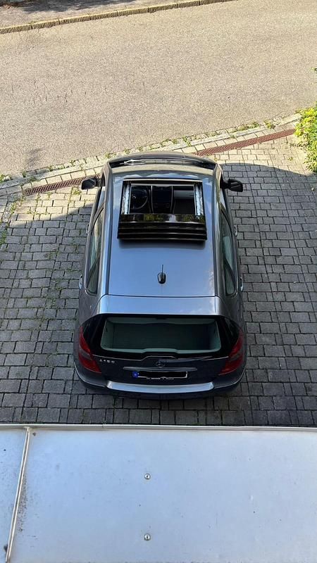 Grau Gebraucht 2009 Mercedes A180 Limousine | 5.999 € (Fairer Preis) - Bild 1/4