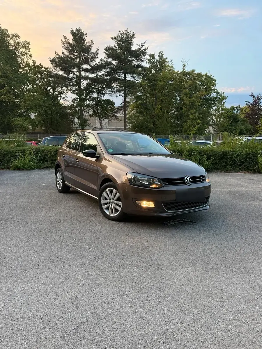 Gebraucht VW Polo Style 90 PS (66 kW) 2011 Braun Kleinwagen