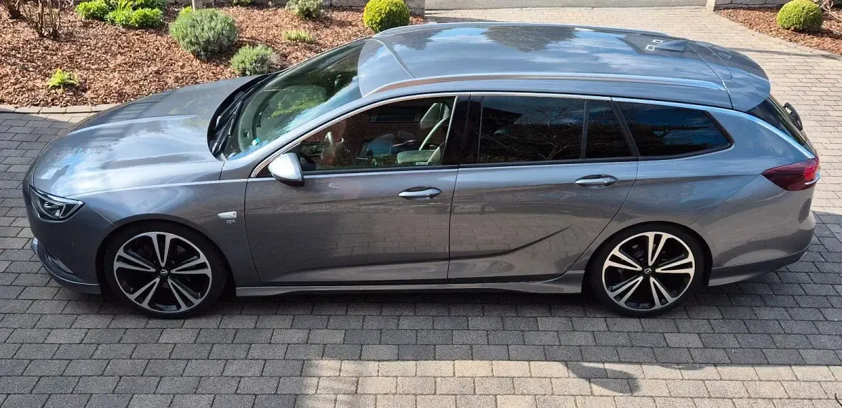 Gebraucht Opel Insignia Dynamic 170 PS (125 kW) 2018 Grau Kombi