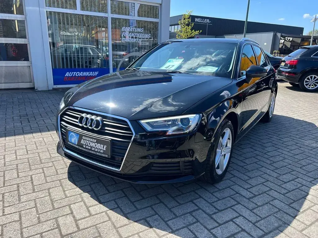 Gebraucht Audi A3 Basis 150 PS (110 kW) 2018 Schwarz Limousine