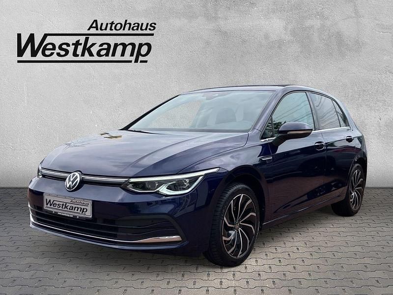 Blau Gebraucht 2022 VW Golf VIII Style Limousine | 23.830 € (Fairer Preis) - Bild 1/4
