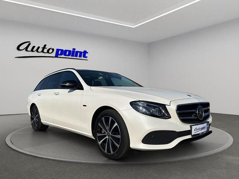 Gebraucht Mercedes E300 Night 306 PS (225 kW) 2020 Weiß Limousine