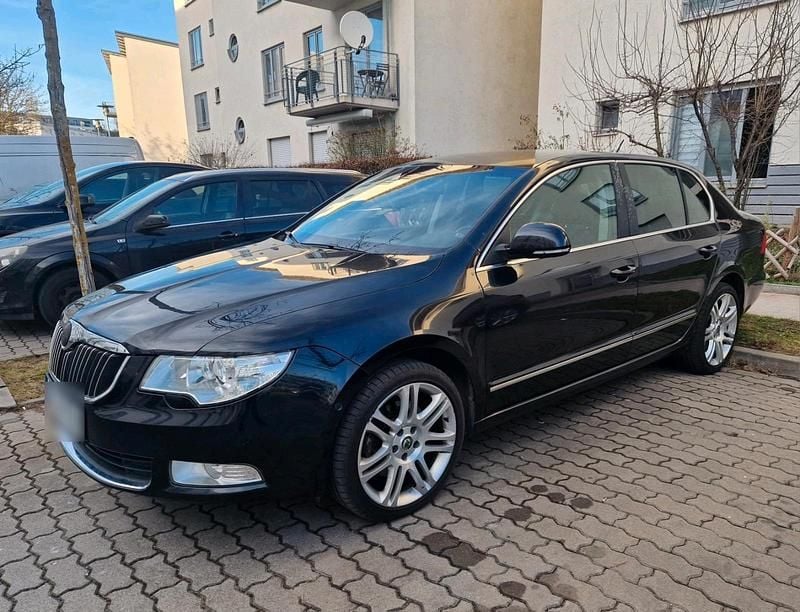 Gebraucht Skoda Superb 160 PS (117 kW) 2009 Schwarz Limousine