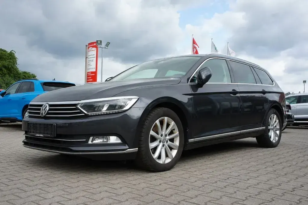 Gebraucht VW Passat Highline 150 PS (110 kW) 2019 Grau Kombi