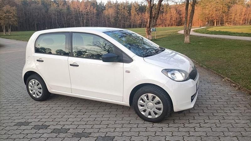 Gebraucht Skoda Citigo Active 60 PS (44 kW) 2015 Weiß Kleinwagen