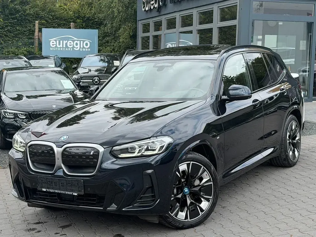 Gebraucht BMW iX3 M Sport 210 kW (286 PS) 2022 Schwarz SUV
