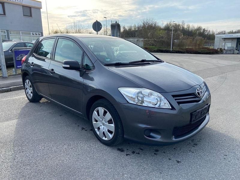 Gebraucht Toyota Auris Basis 97 PS (71 kW) 2012 Kleinwagen