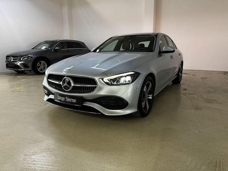 Gebraucht Mercedes C180 Avantgarde 170 PS (125 kW) 2022 Metalliclack hightechsilber Limousine