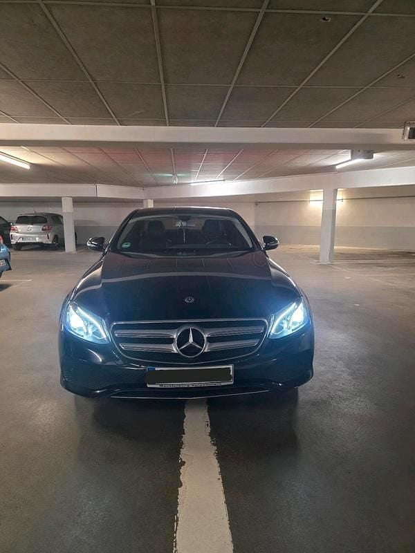 Gebraucht Mercedes E200 150 PS (110 kW) 2018 Schwarz Limousine