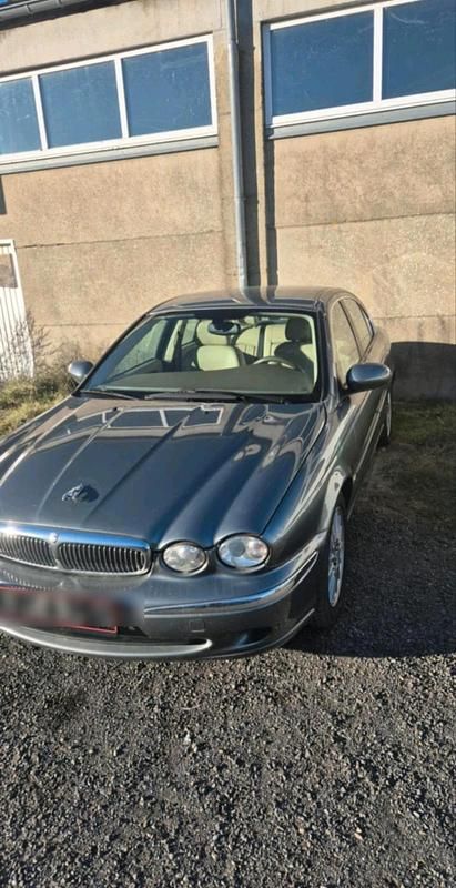Grau Gebraucht 2006 Jaguar X-type Limousine | 1.700 € (Fairer Preis) - Bild 1/4