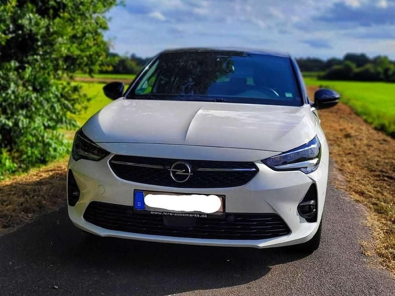 Weiß Gebraucht 2020 Opel Corsa GS Line Limousine | 12.250 € (Fairer Preis) - Bild 1/4