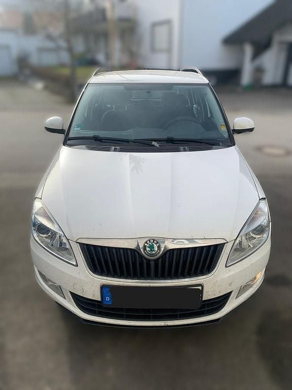 Gebraucht Skoda Fabia Ambiente 86 PS (63 kW) 2011 Weiß Kombi