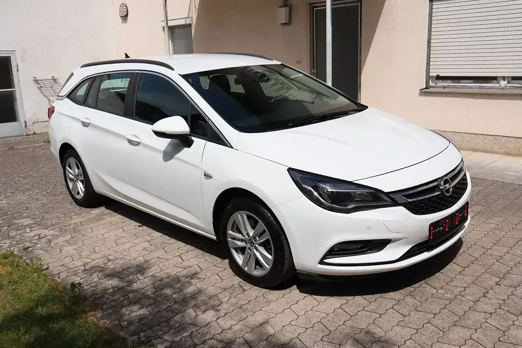 Gebraucht Opel Astra Business 136 PS (100 kW) 2019 Weiß Kombi