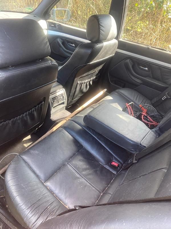 Gebraucht BMW 525 192 PS (141 kW) 2001 Schwarz Kombi