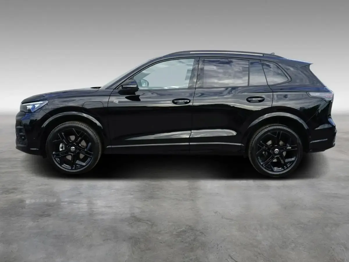 Gebraucht VW Tiguan R-line 272 PS (200 kW) 2025 0e grenadillschwarz metallic SUV